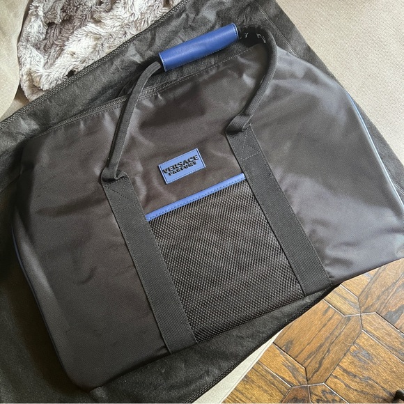 Versace Parfums Weekend Duffel Travel Gym Bag - NWOT - Picture 2 of 16
